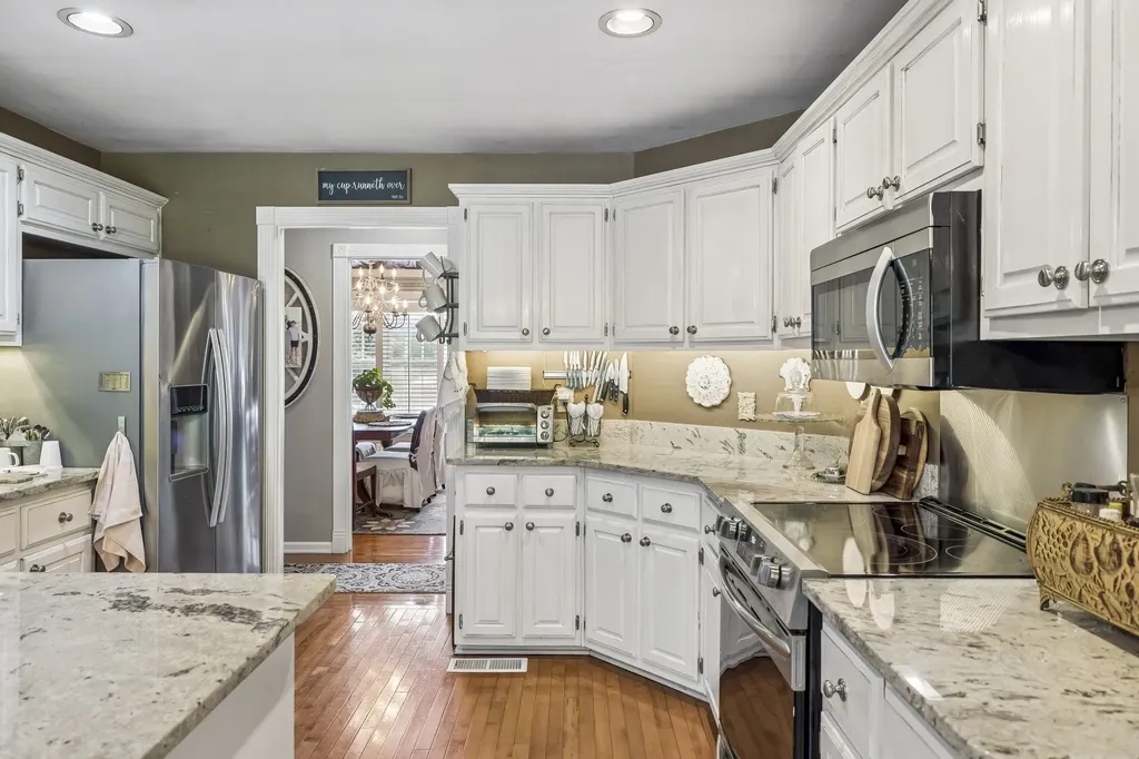 319 Cherry Lane White House TN 37188