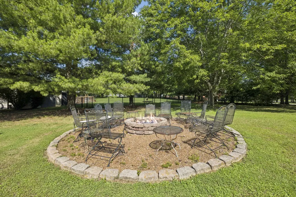 319 Cherry Lane White House TN 37188