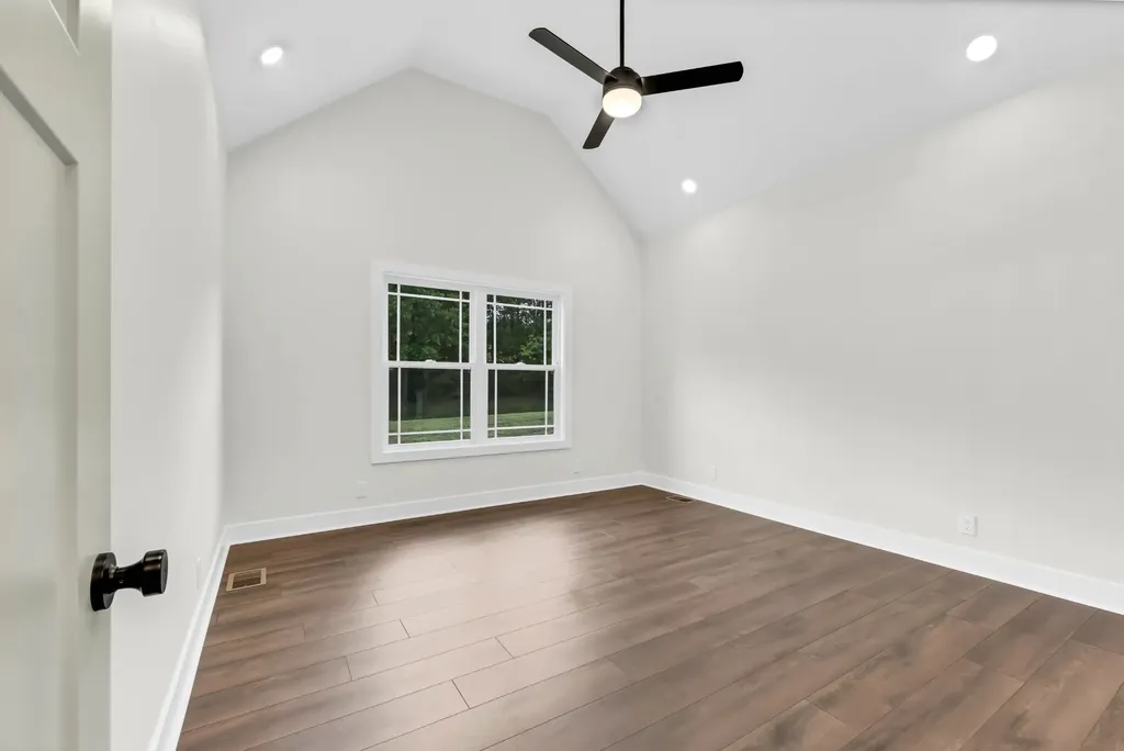 5580 Chambers Road Cumberland Furnace TN 37051