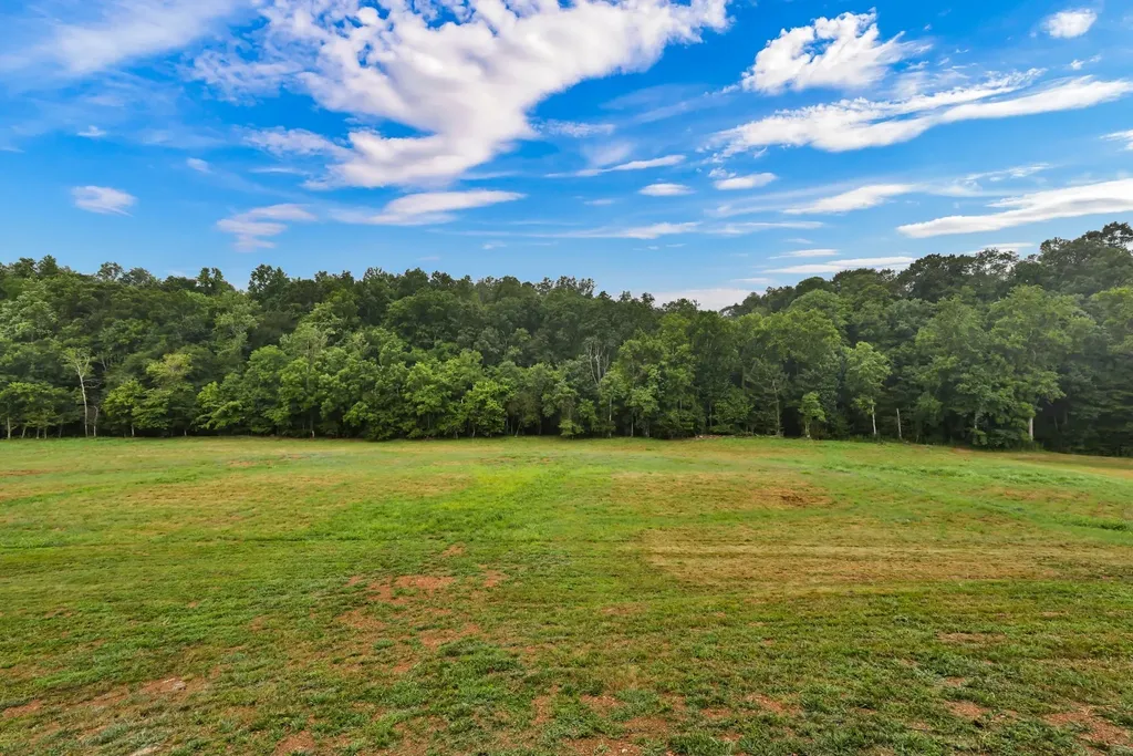 5580 Chambers Road Cumberland Furnace TN 37051