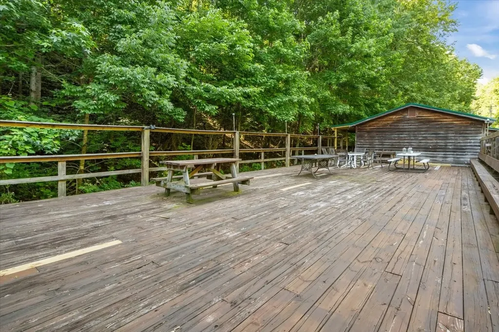 3865 Clydeton Road, S Waverly TN 37185