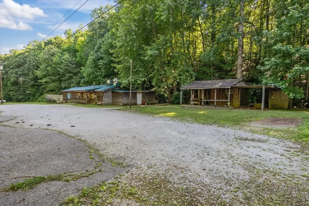 3865 Clydeton Road, S Waverly TN 37185