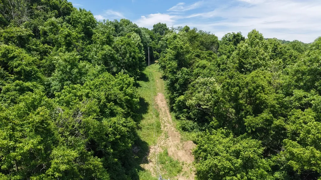 1990 Sulphur College Road Hartsville TN 37074