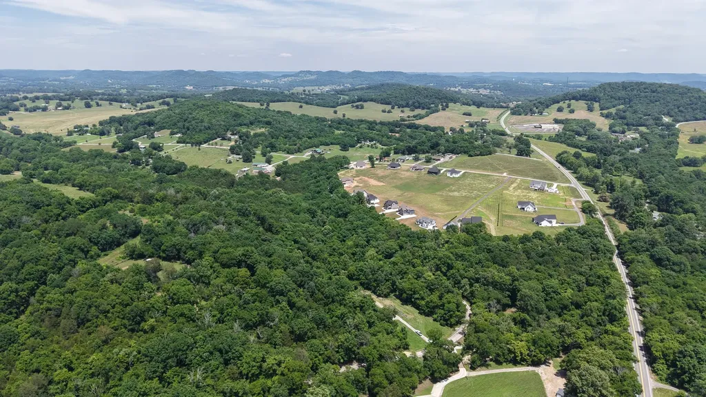 1990 Sulphur College Road Hartsville TN 37074