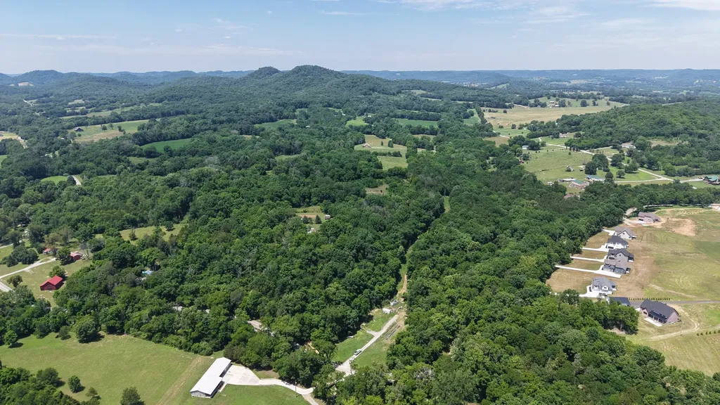1990 Sulphur College Road Hartsville TN 37074