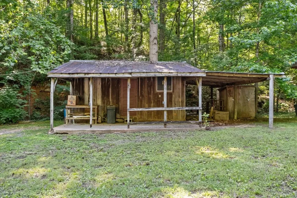 3861 Clydeton Road Waverly TN 37185