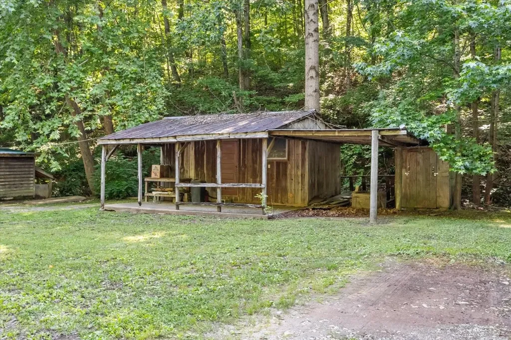 3861 Clydeton Road Waverly TN 37185