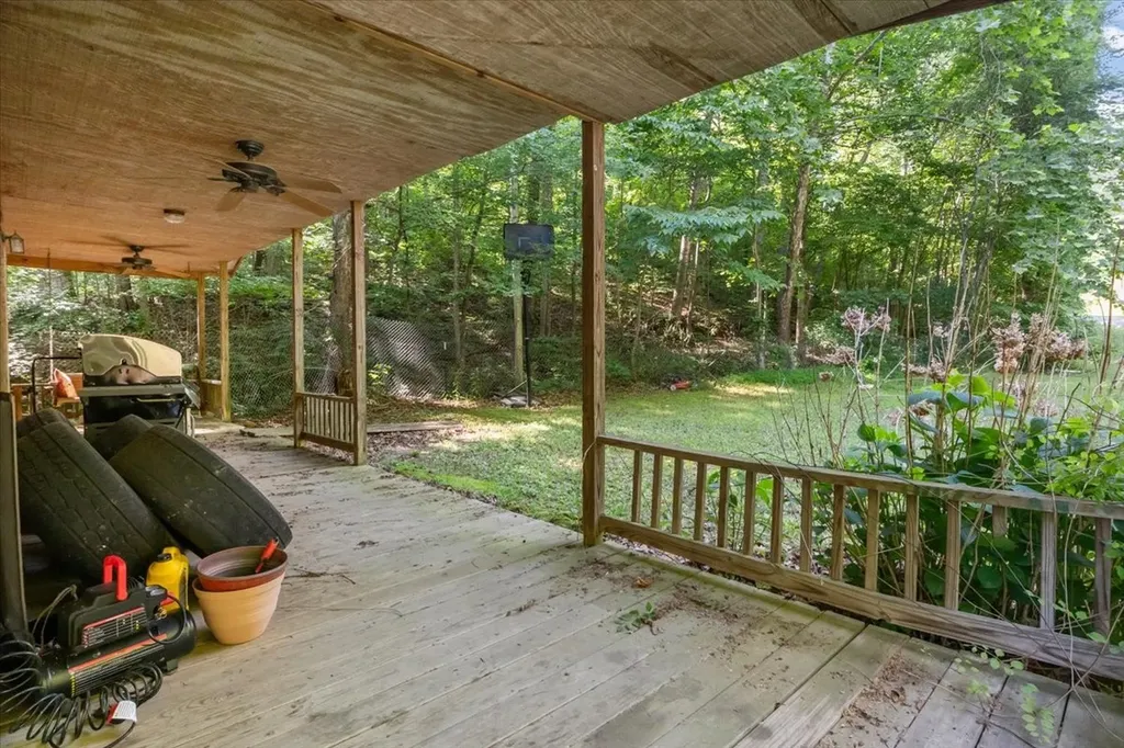 3861 Clydeton Road Waverly TN 37185