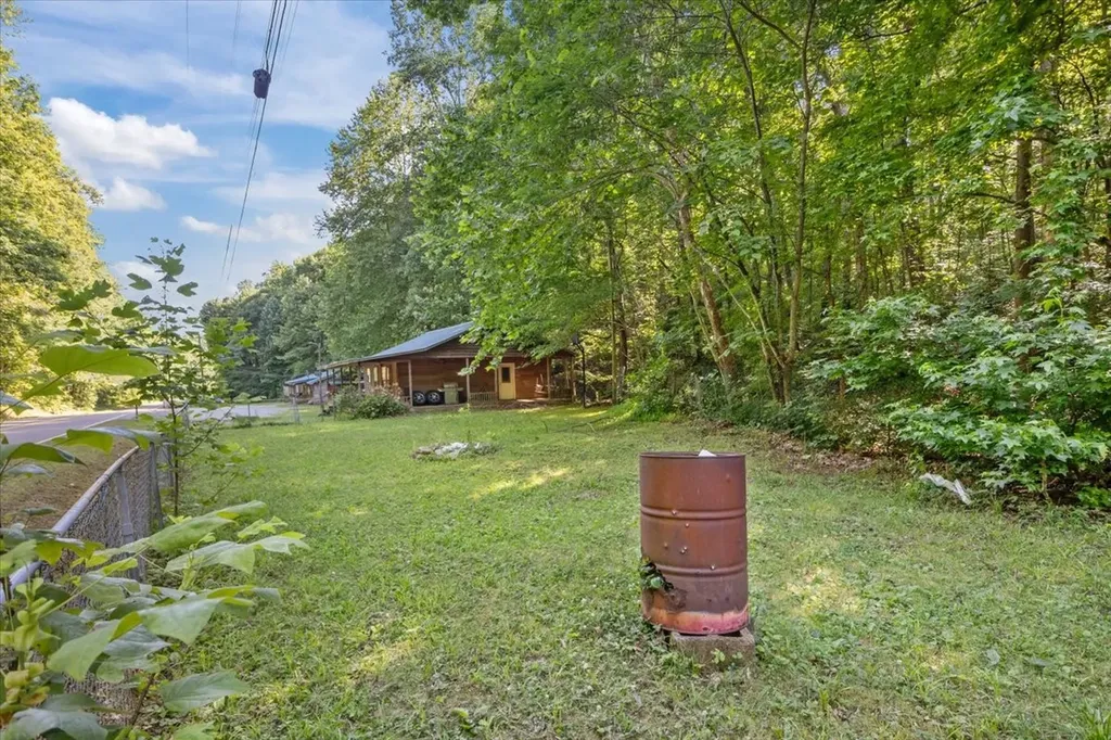 3861 Clydeton Road Waverly TN 37185