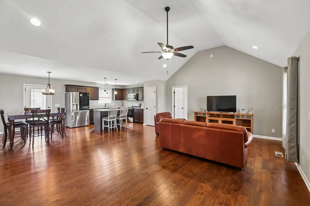 32 Richland Hills Drive Manchester TN 37355