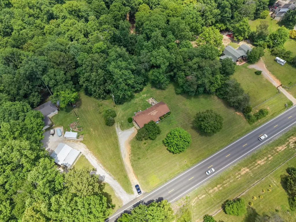 4177 Highway 96 Burns TN 37029