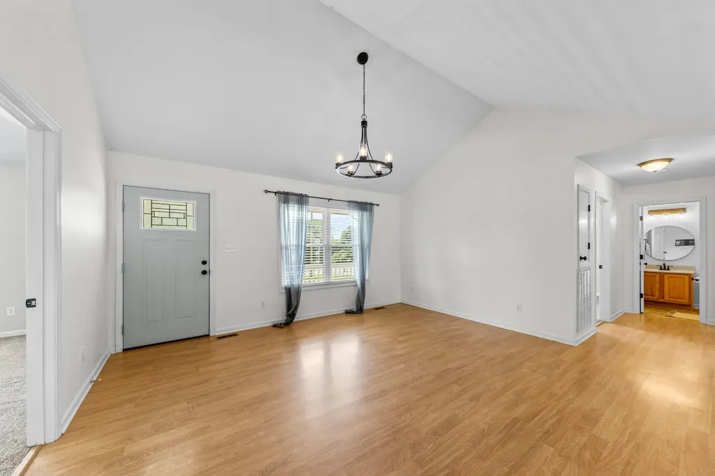 824 Mulberry Drive Columbia TN 38401