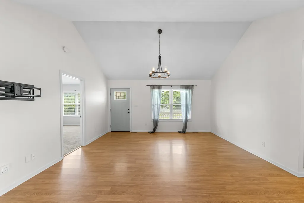 824 Mulberry Drive Columbia TN 38401