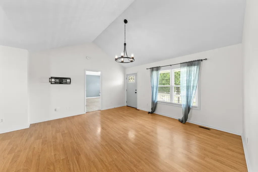 824 Mulberry Drive Columbia TN 38401