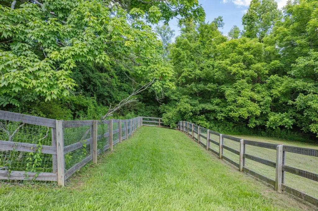 824 Mulberry Drive Columbia TN 38401