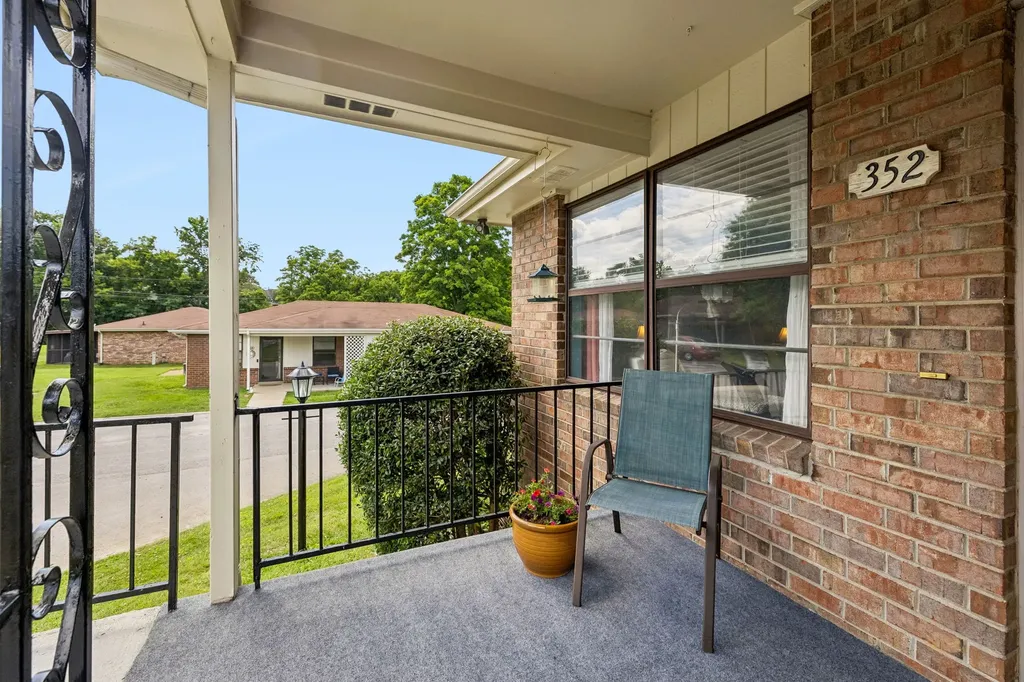 352 Deer Lake Drive Nashville TN 37221