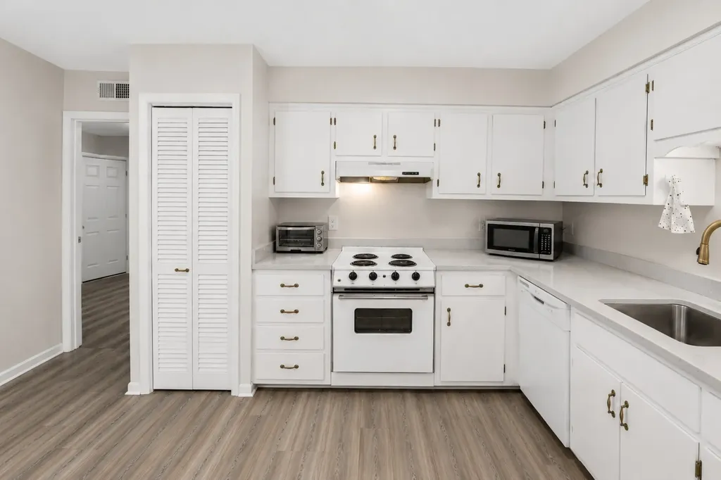 352 Deer Lake Drive Nashville TN 37221