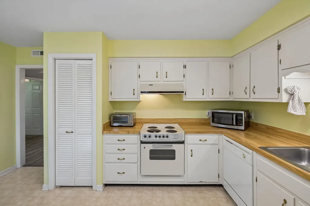 352 Deer Lake Drive Nashville TN 37221