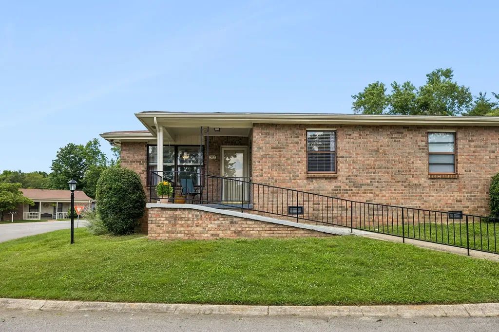 352 Deer Lake Drive Nashville TN 37221