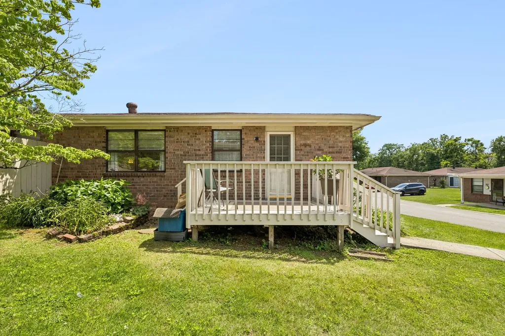 352 Deer Lake Drive Nashville TN 37221