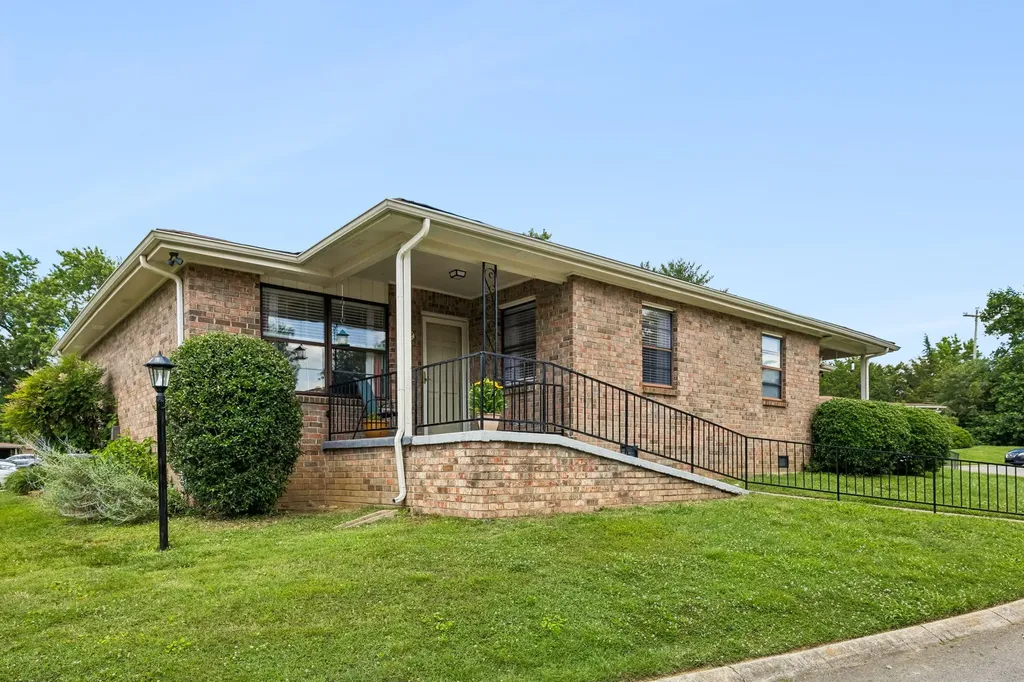 352 Deer Lake Drive Nashville TN 37221