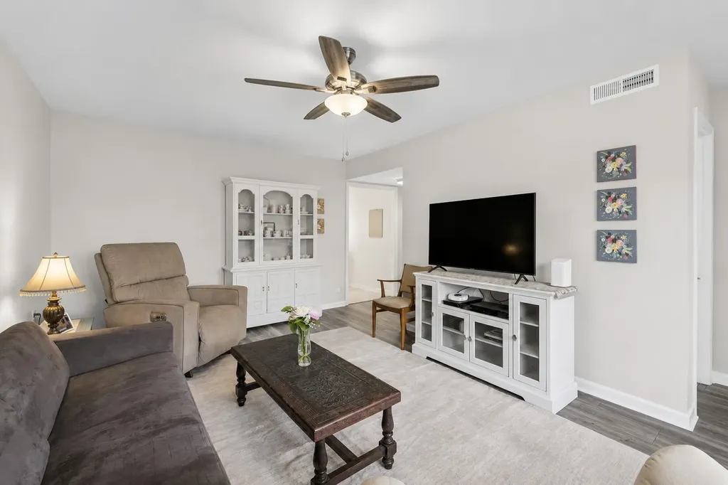 352 Deer Lake Drive Nashville TN 37221