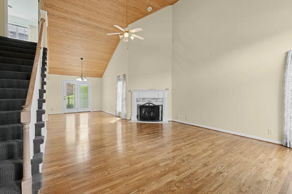 116 Breakwater, N Hendersonville TN 37075