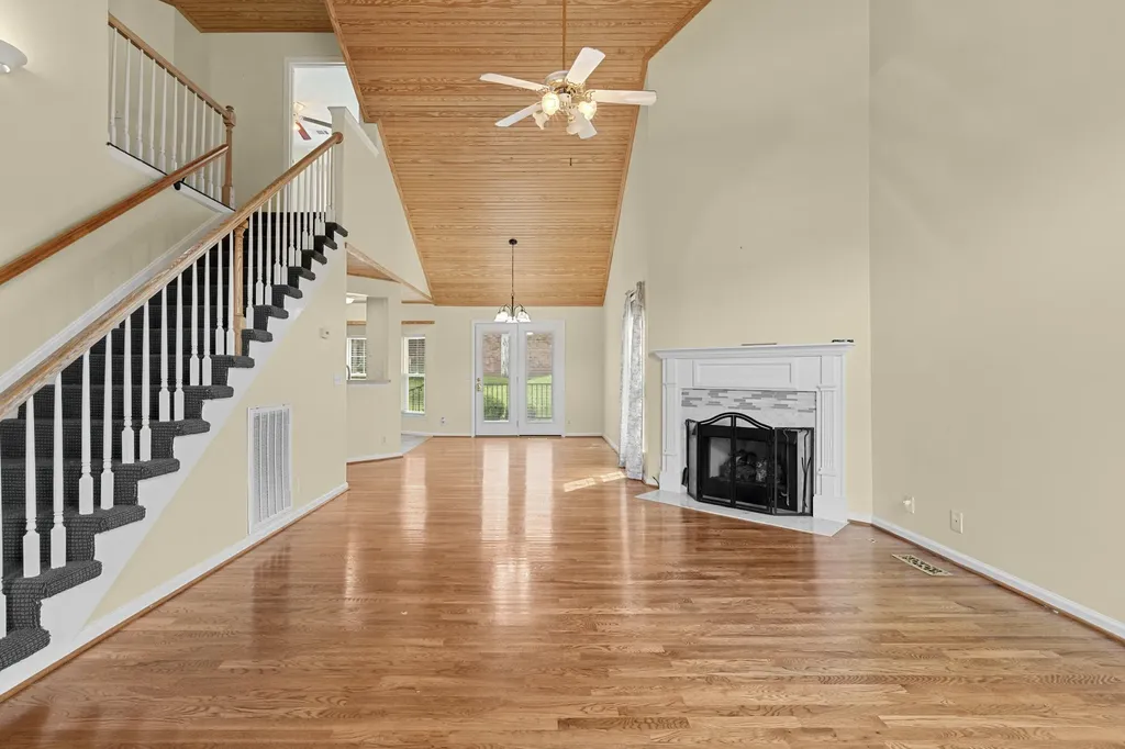 116 Breakwater, N Hendersonville TN 37075