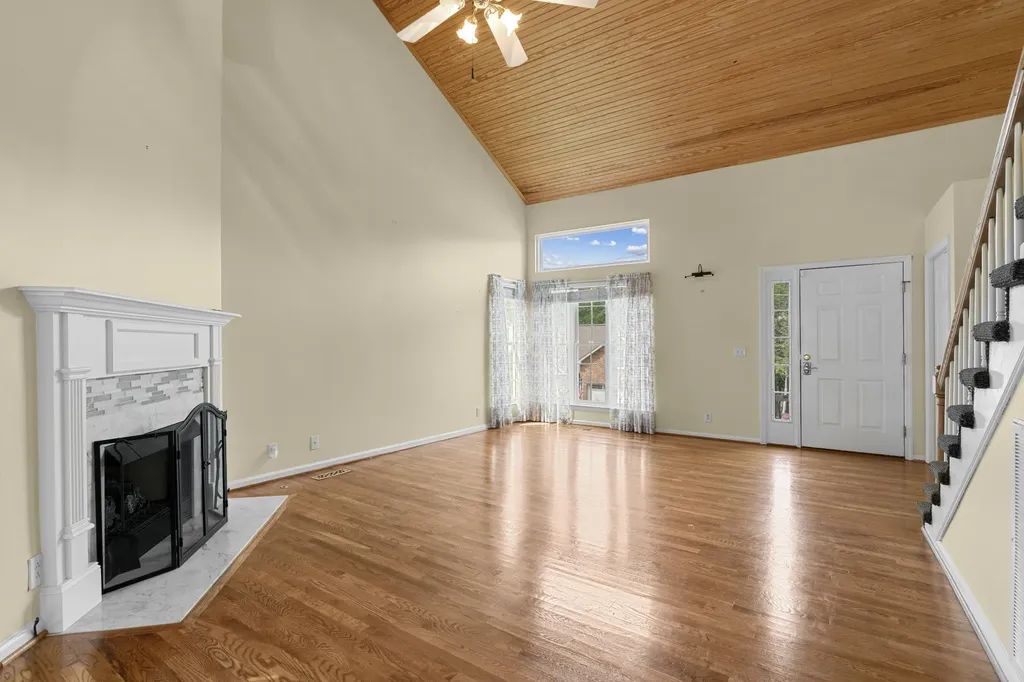 116 Breakwater, N Hendersonville TN 37075