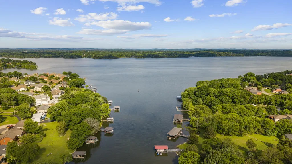 116 Breakwater, N Hendersonville TN 37075