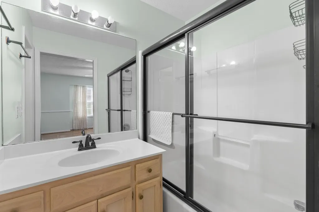 116 Breakwater, N Hendersonville TN 37075