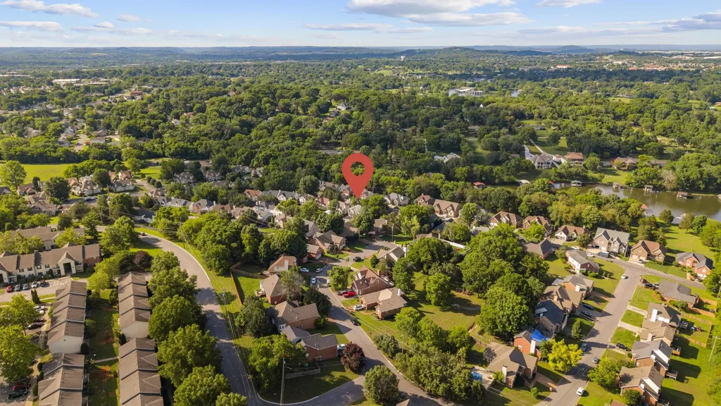 116 Breakwater, N Hendersonville TN 37075