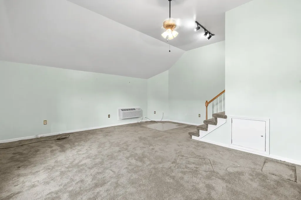 116 Breakwater, N Hendersonville TN 37075