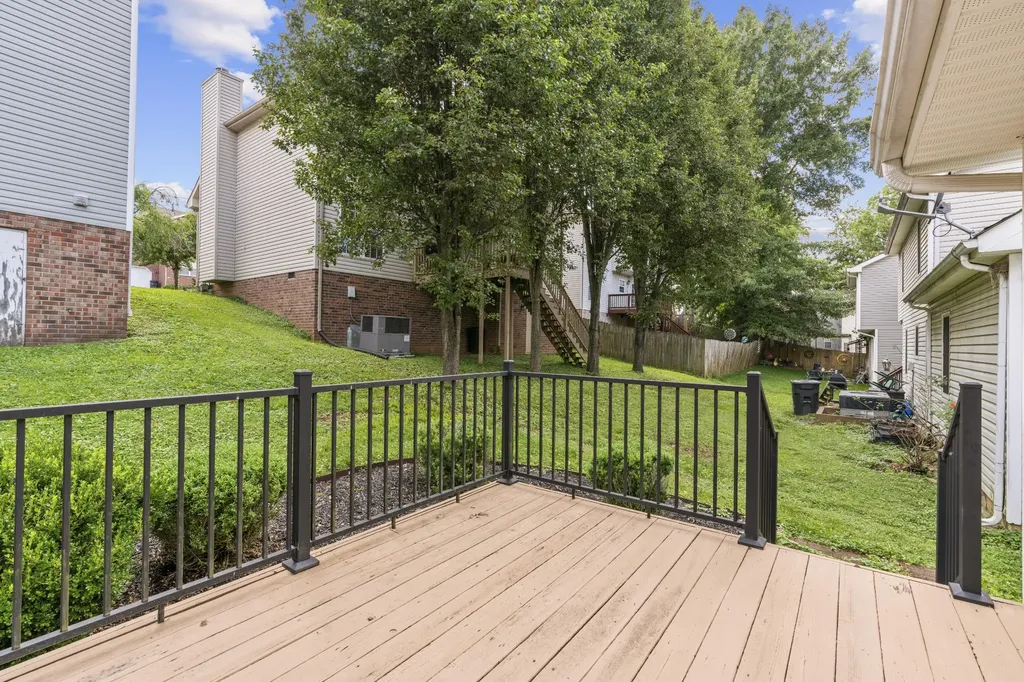 116 Breakwater, N Hendersonville TN 37075