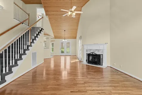 116 Breakwater, N Hendersonville TN 37075
