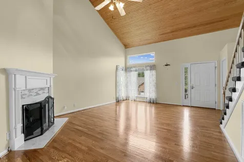 116 Breakwater, N Hendersonville TN 37075