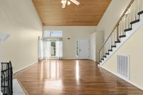 116 Breakwater, N Hendersonville TN 37075