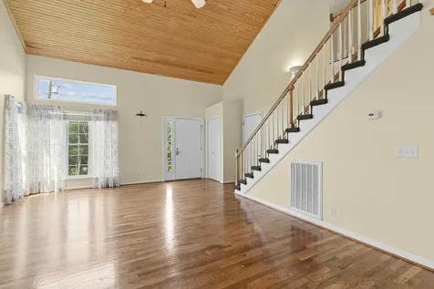 116 Breakwater, N Hendersonville TN 37075