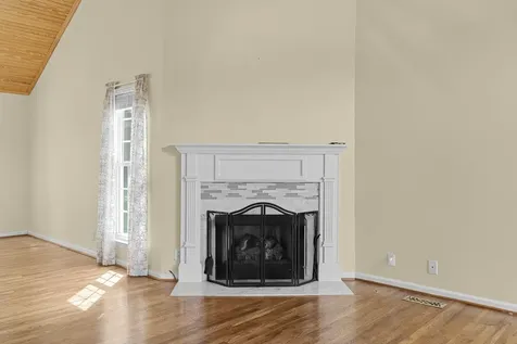 116 Breakwater, N Hendersonville TN 37075