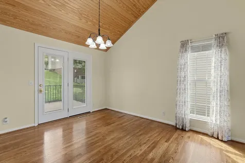 116 Breakwater, N Hendersonville TN 37075