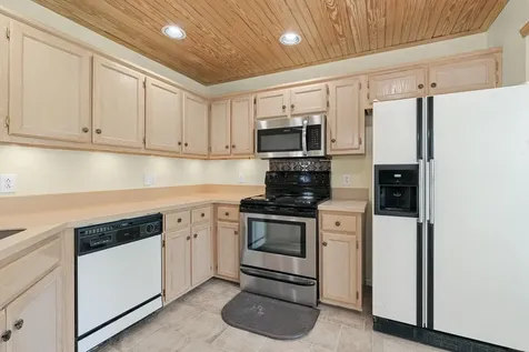 116 Breakwater, N Hendersonville TN 37075