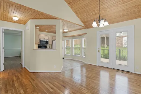 116 Breakwater, N Hendersonville TN 37075