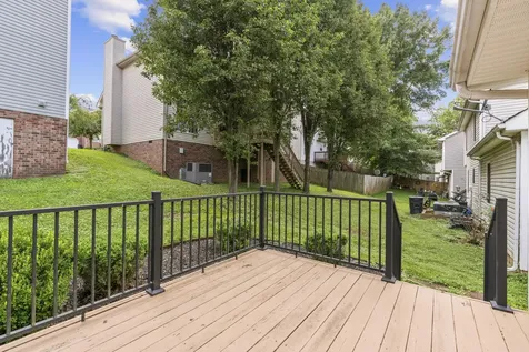 116 Breakwater, N Hendersonville TN 37075