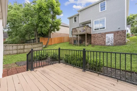 116 Breakwater, N Hendersonville TN 37075