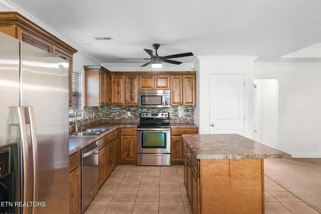 1112 Cherbourg Drive Maryville TN 37801