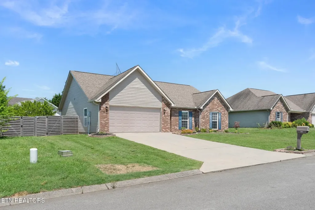 1112 Cherbourg Drive Maryville TN 37801