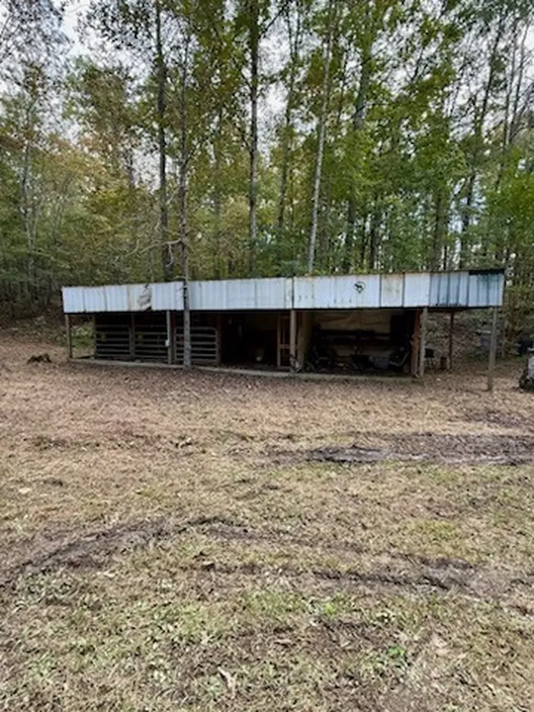 128 Day Break Road Summertown TN 38483