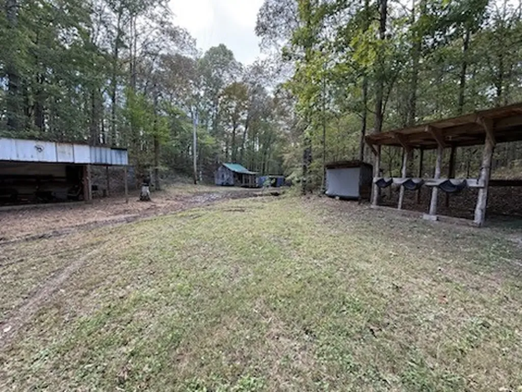 128 Day Break Road Summertown TN 38483