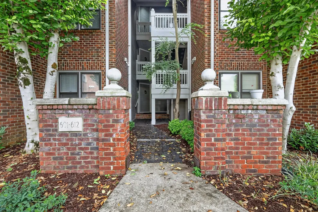 608 Arkland Place Nashville TN 37215