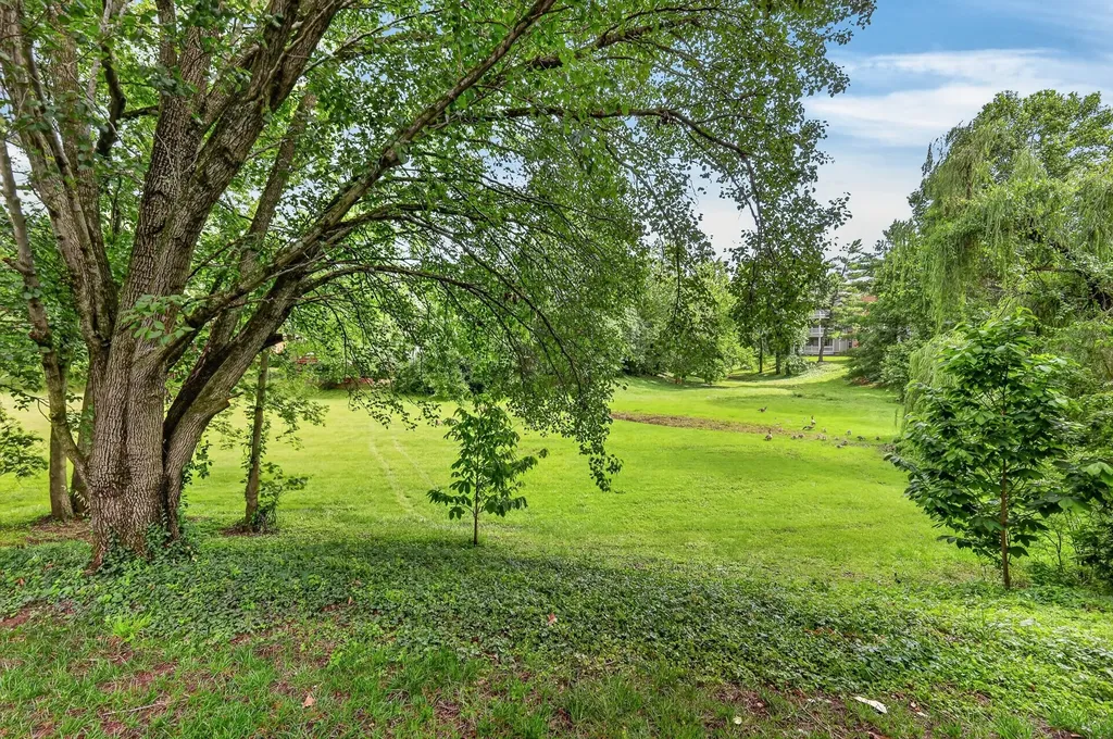 608 Arkland Place Nashville TN 37215